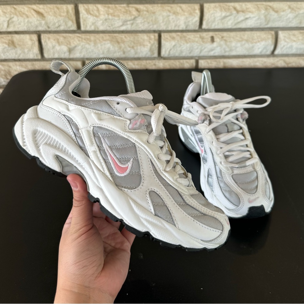 Nike Women’s Xccelerator TR White Pink Running Shoes Vintage Sneakers Size 6.5